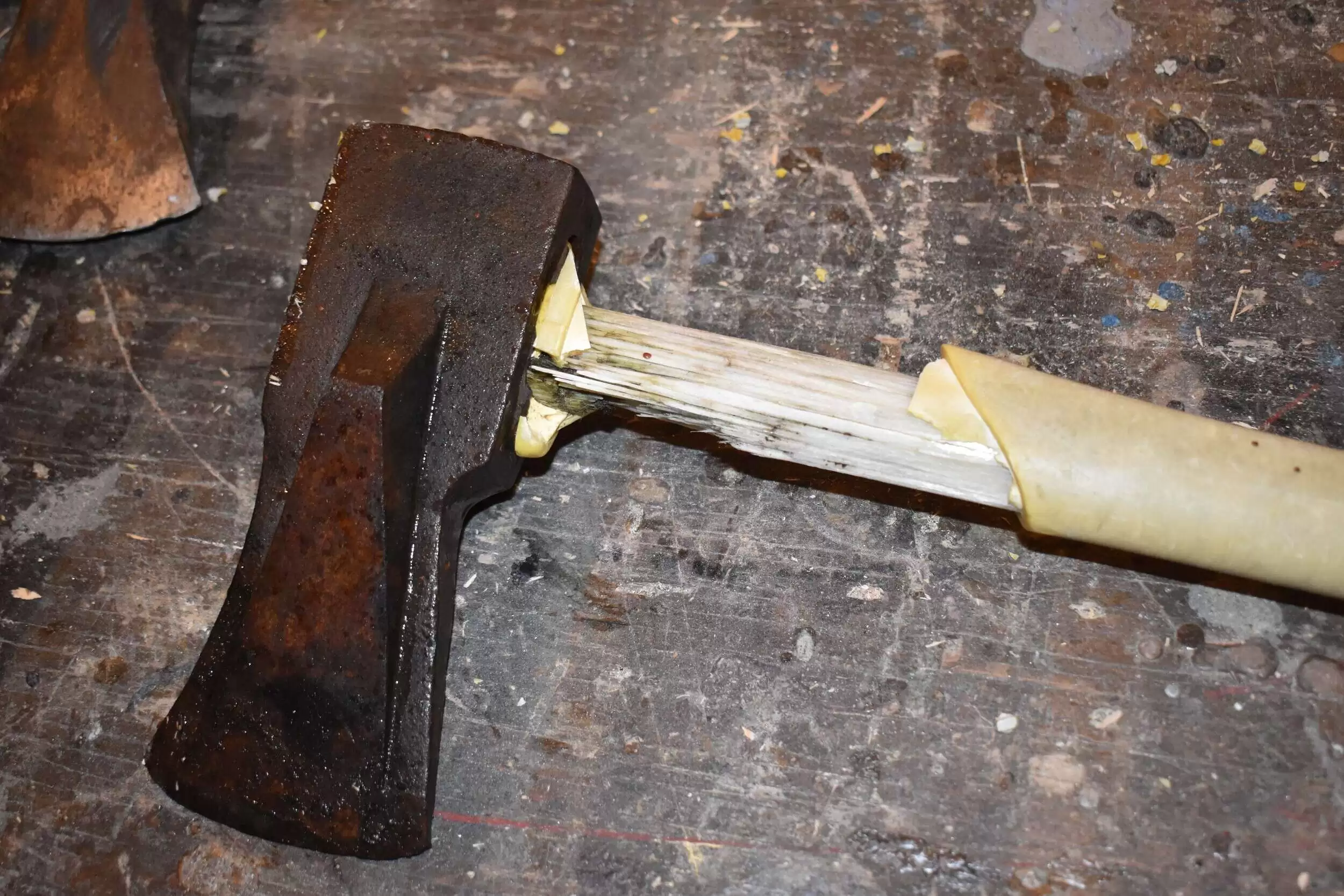 Broken maul handle Broken fiberglass maul handle