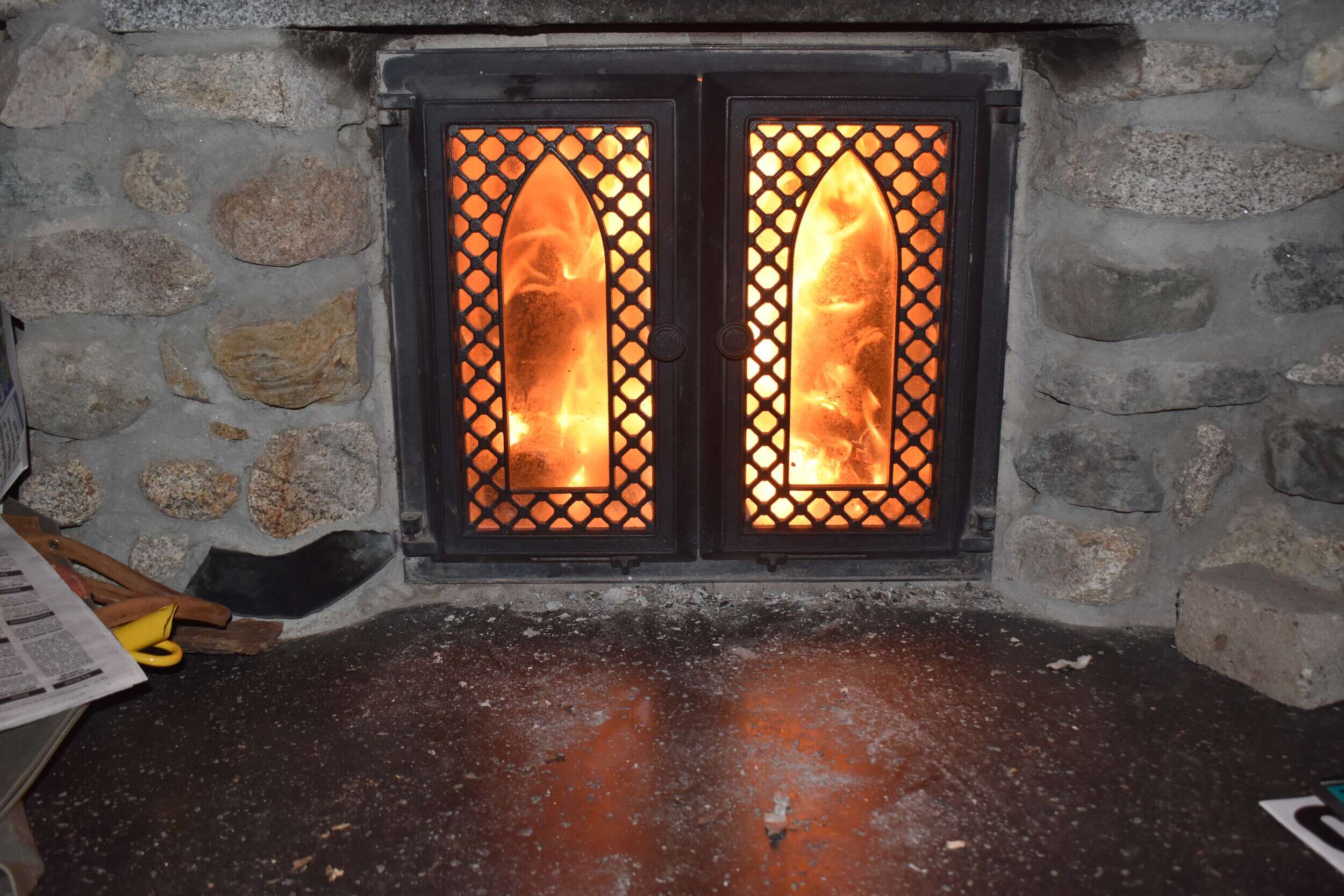 clean fireplace glass